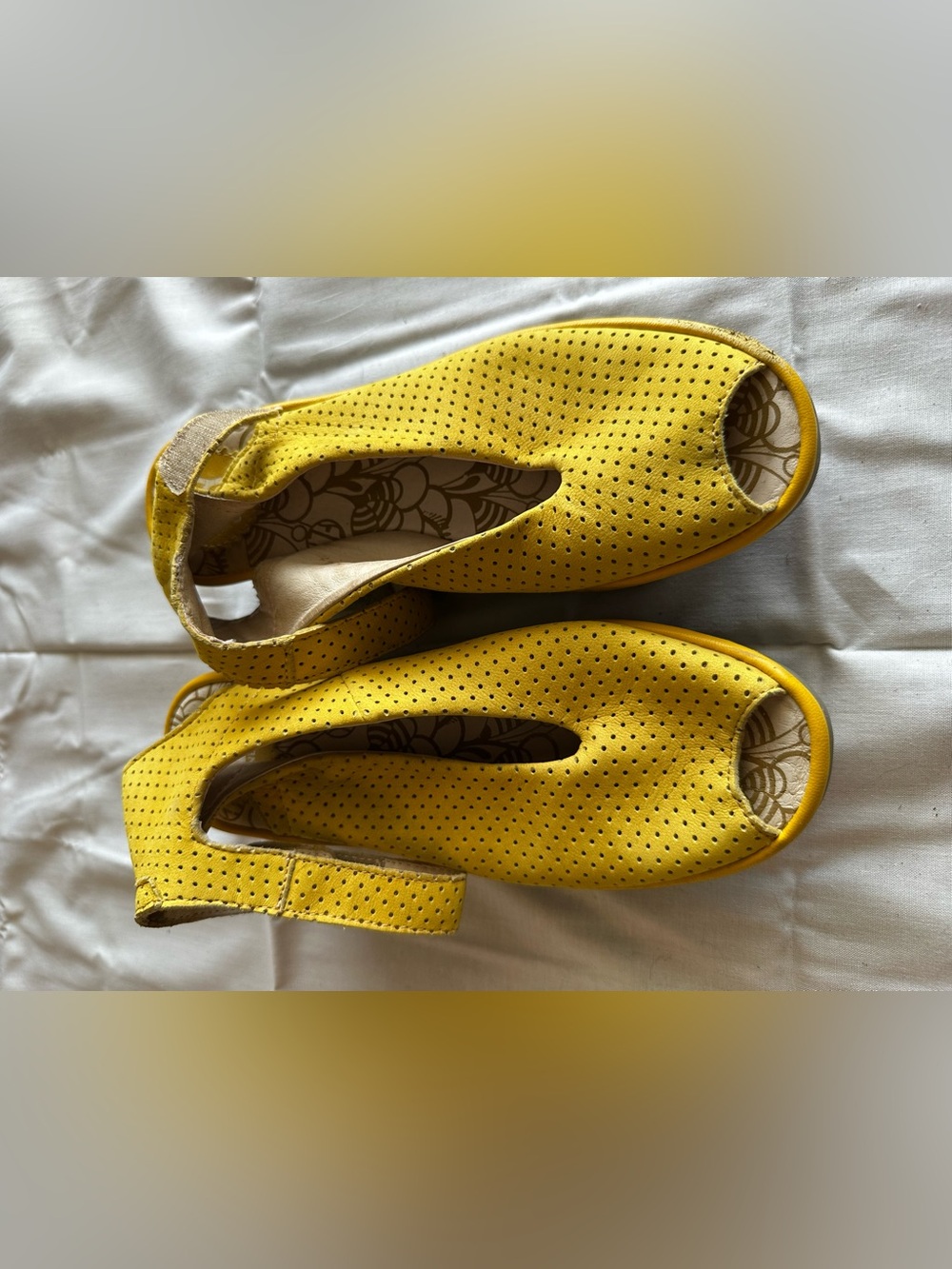 Women’s Yellow Fly London Slingback Sandals